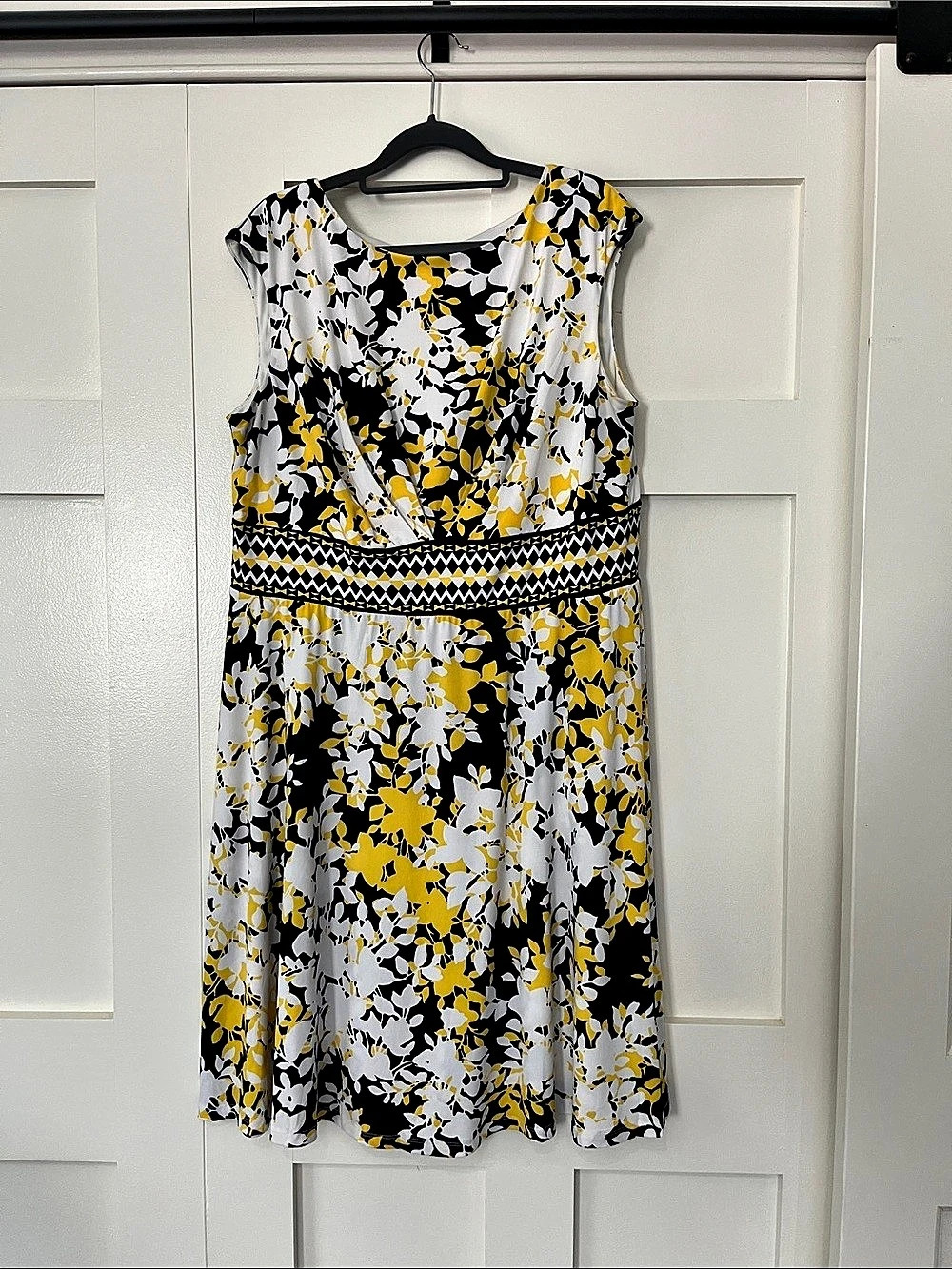 London Times Floral Midi Dress in Black & Yellow Size 1X Like New